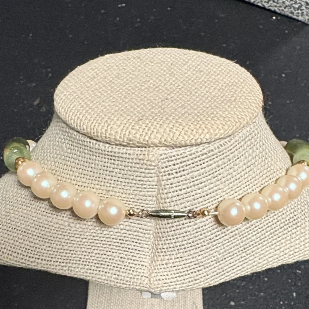 Vintage  Green and Cream Beaded Necklace